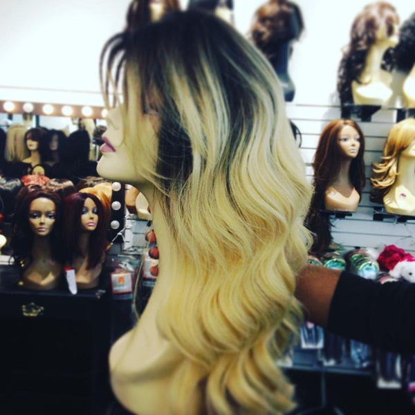 Wigs Tess wig hair extensions Lower East Side 1 tip from 1 visitor