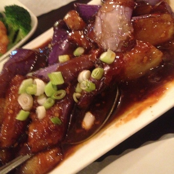 Снимок сделан в Stir Chinese Restaurant пользователем ML G. 8/31/2013