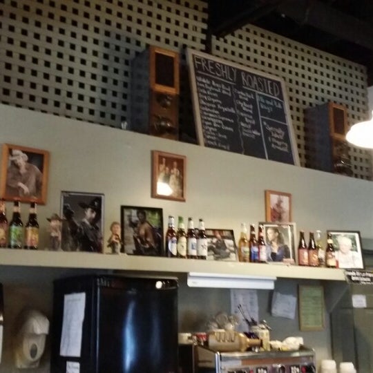 3/5/2014에 Tara K.님이 Senoia Coffee &amp; Cafe에서 찍은 사진