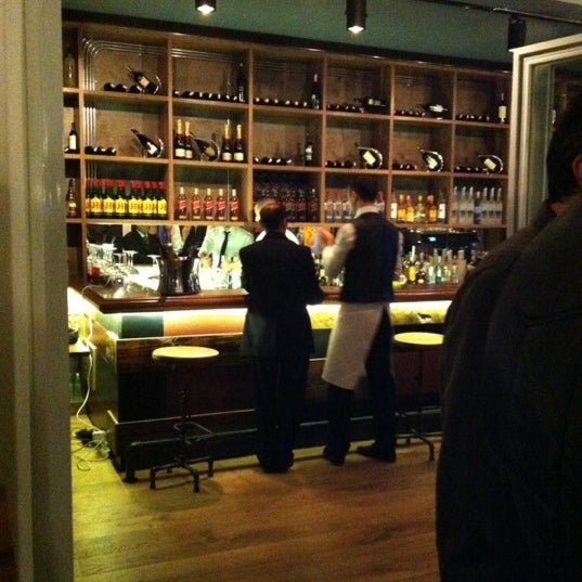 Винотека бар. Набережная доброты. Барные стойки для кофейни. Select bar. Оформление фасада бара.