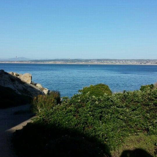 Foto diambil di Monterey Bay Inn oleh Gena J. pada 4/17/2015