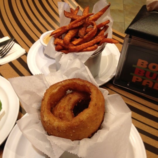 10/6/2012にDong Hee (Dave) L.がBobby&#39;s Burger Palaceで撮った写真