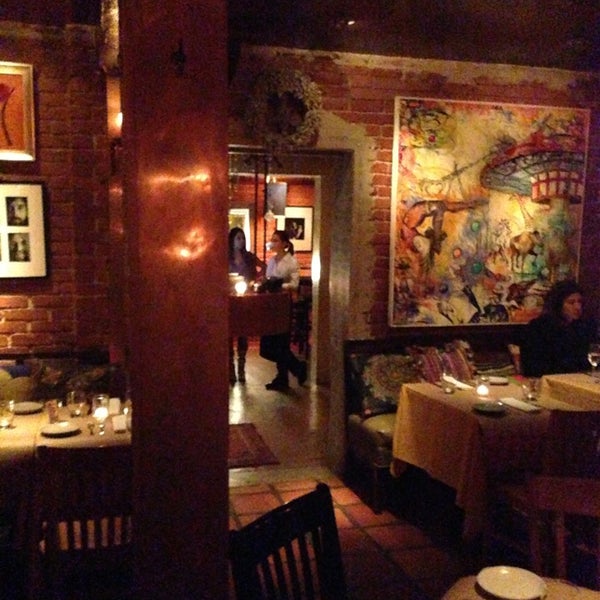 Das Foto wurde bei Pace Restaurant von Darin B. am 2/12/2013 aufgenommen
