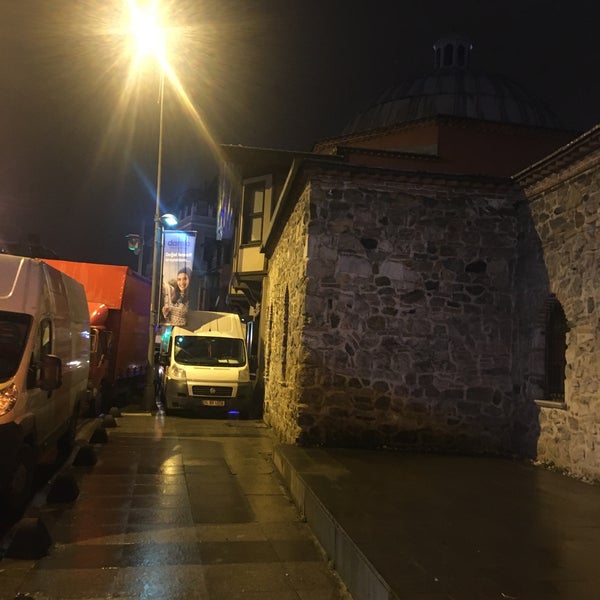 Photo taken at Hüsrev Kethüda Tarihi Ortaköy Hamamı by Oktay on 12/26/2019