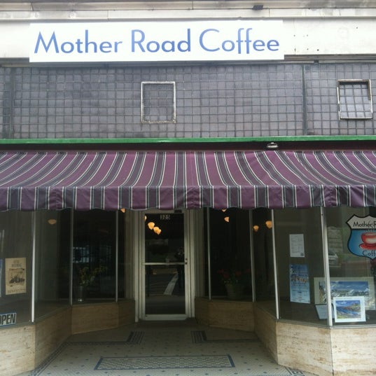 4/27/2013 tarihinde Becca S.ziyaretçi tarafından Mother Road Coffee'de çekilen fotoğraf