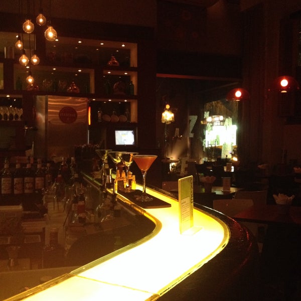 9/1/2015 tarihinde Isabelle D.ziyaretçi tarafından Meza Bar'de çekilen fotoğraf