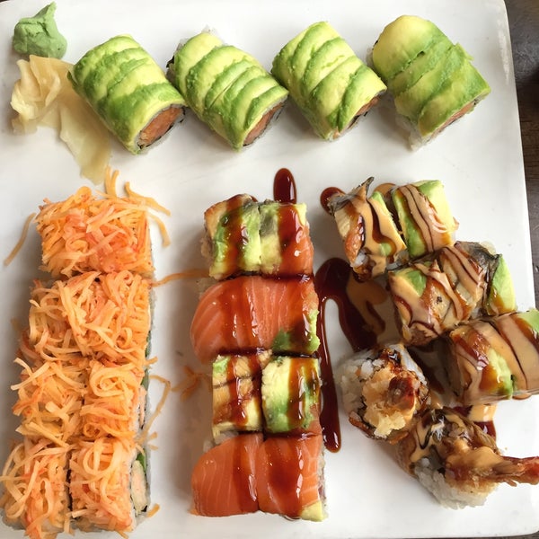 รูปภาพถ่ายที่ Kumo Sushi โดย Amy W. เมื่อ 12/8/2015
