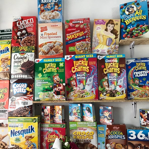 รูปภาพถ่ายที่ Crispy Cereal Bar โดย Karen M. เมื่อ 4/28/2018