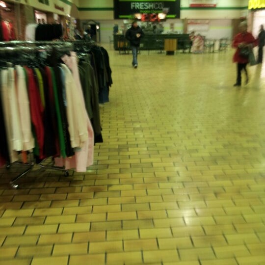 Foto tirada no(a) Galleria Shopping Centre por Courtney E. em 1/11/2013
