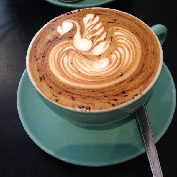 Снимок сделан в Department Of Caffeine (D.O.C) пользователем Wendy S. 2/15/2015