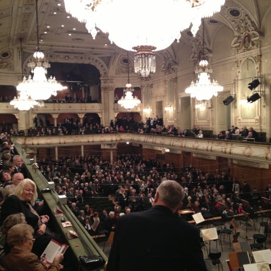 รูปภาพถ่ายที่ Congress Graz โดย Ernst-Georg L. เมื่อ 1/15/2013