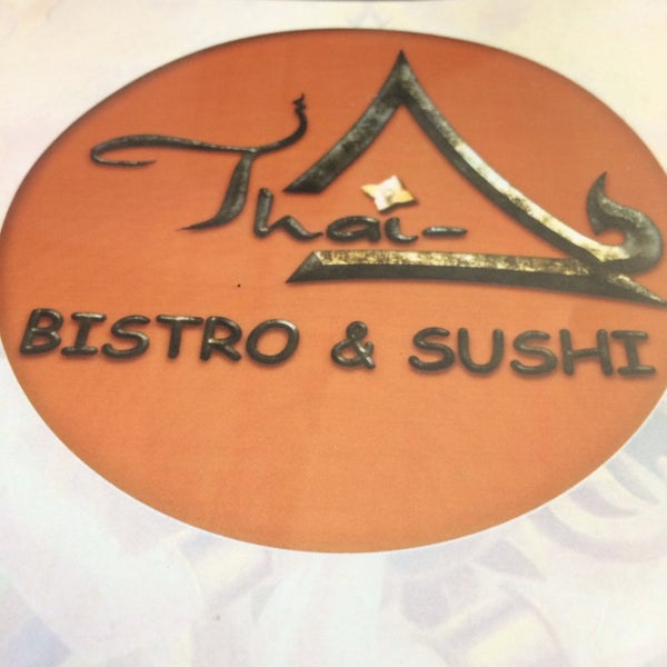 Photo prise au Thai Bistro &amp; Sushi par Mi C. le11/11/2013