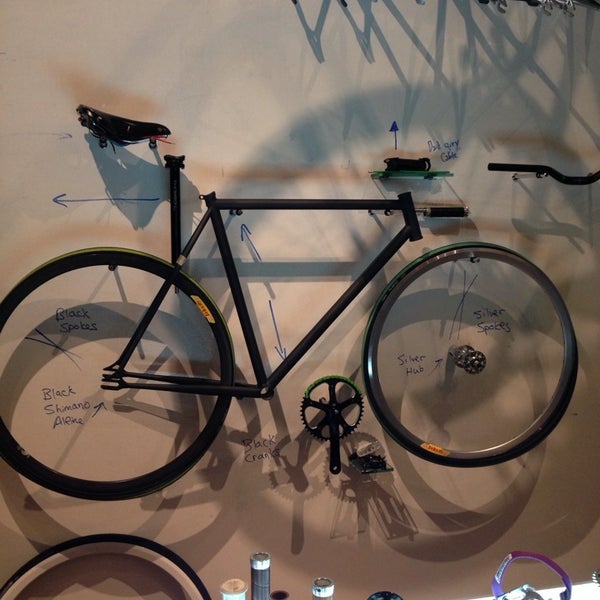 Das Foto wurde bei Mission Bicycle Company von Miwa N. am 1/19/2014 aufgenommen