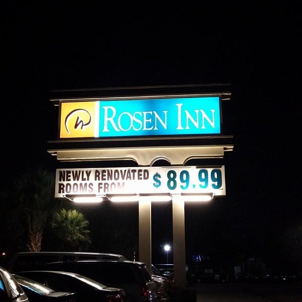 Photo taken at Rosen Inn by uhfx . on 3/14/2014