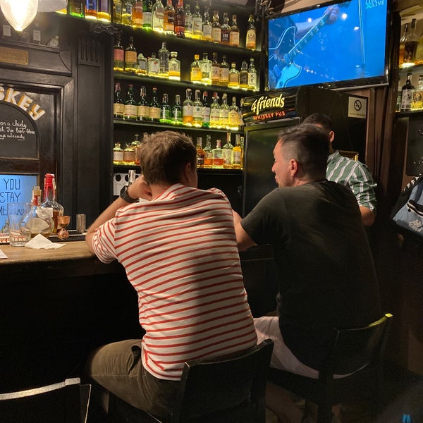 8/3/2021にEmre B.が4friends Whiskey Pubで撮った写真