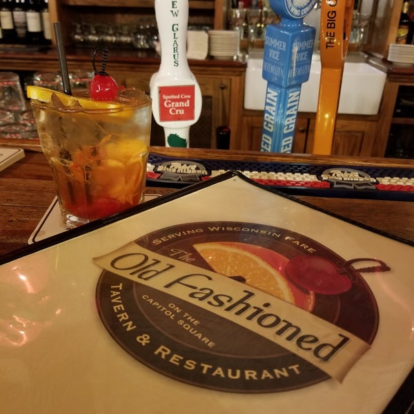 Снимок сделан в The Old Fashioned Tavern &amp; Restaurant пользователем Jeff R. 10/8/2019