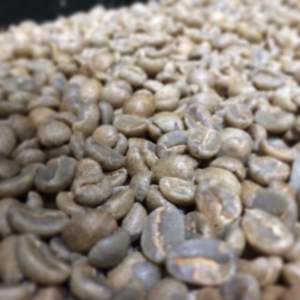รูปภาพถ่ายที่ Beansmith Coffee Roasters โดย Beansmith C. เมื่อ 3/12/2014