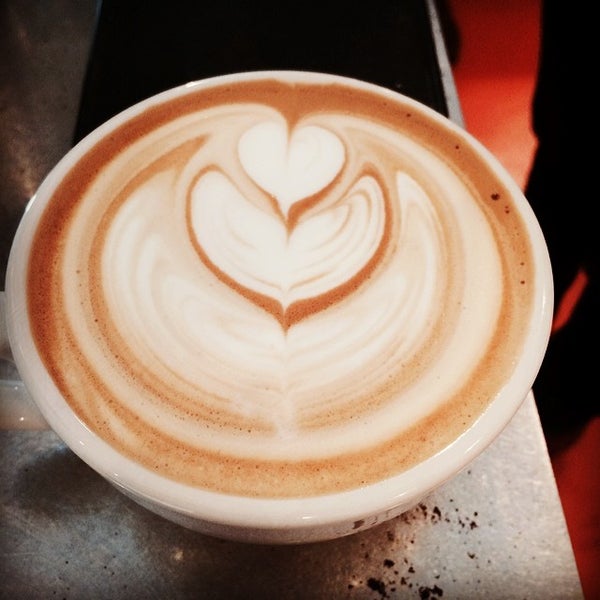 Foto diambil di Beansmith Coffee Roasters oleh Beansmith C. pada 2/10/2014