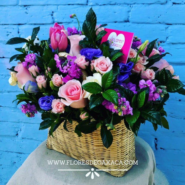 Déjanos un tip o reseña sobre lo que más aprecias de Flores de oaxaca y solicita un descuento especial para ti , válido todo el mes de abril 2018 😁❤️💐