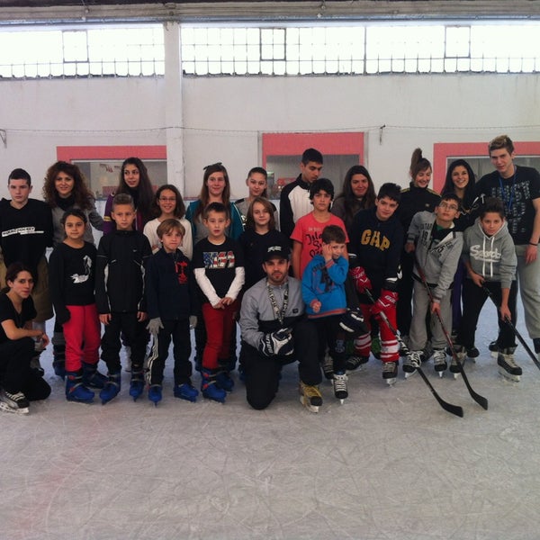 Foto scattata a Παγοδρόμιο Ice n&#39; Skate da Alexandros N. il 3/1/2014