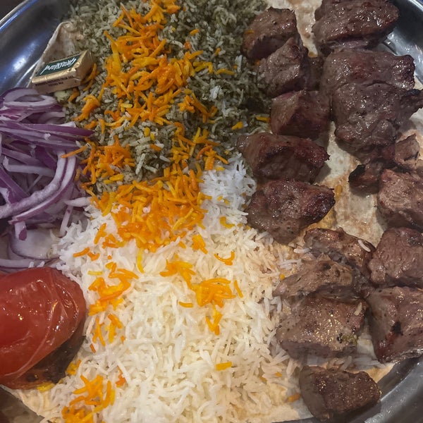 Foto scattata a Kabobi - Persian and Mediterranean Grill da N O O R 🕊️ il 4/21/2021