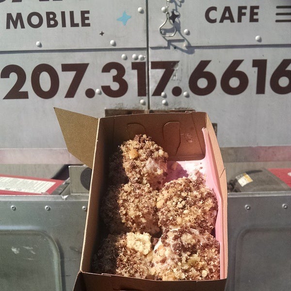 Foto tirada no(a) Urban Sugar Mobile Cafe por Rob S. em 8/24/2014