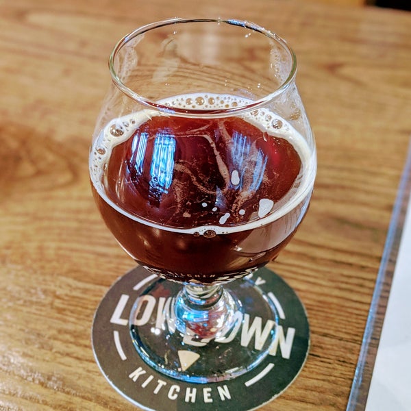 Photo prise au Lowdown Brewery+Kitchen par charles b. le2/1/2019