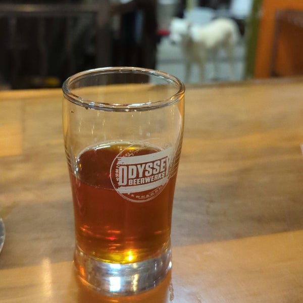 Foto scattata a Odyssey Beerwerks Brewery and Tap Room da charles b. il 3/8/2023