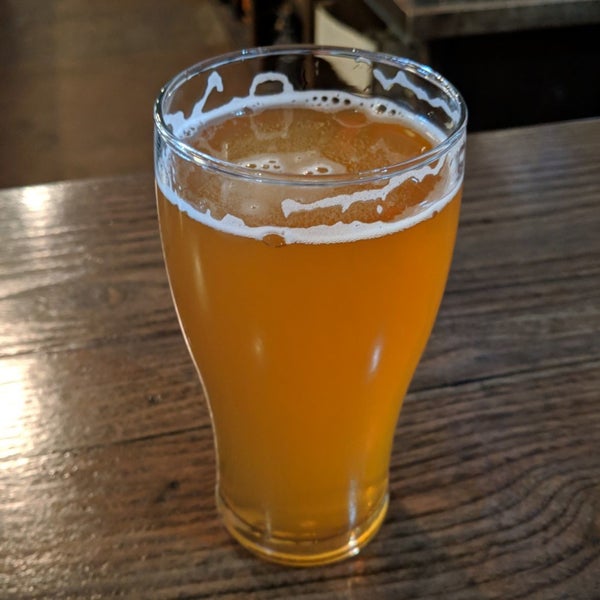 Photo taken at Lowdown Brewery+Kitchen by charles b. on 5/3/2019