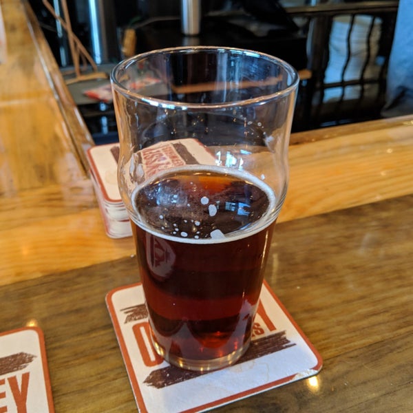 5/5/2019에 charles b.님이 Odyssey Beerwerks Brewery and Tap Room에서 찍은 사진