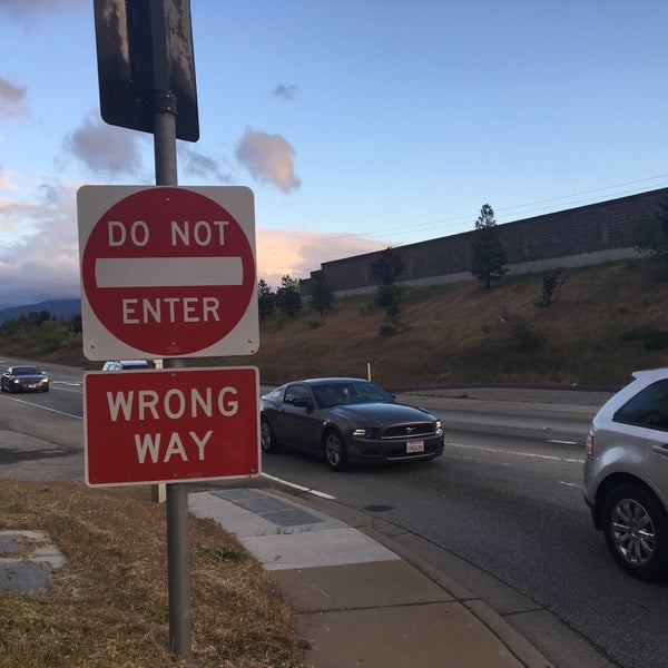 Ряд восстановительной способности металлов. Строение атомов щелочноземельных металлов. Препараты для глубокого фторирования эмали. Ca sr. One street знак.