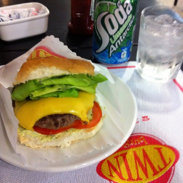 Foto scattata a Twin Burger da Bruno R. il 5/8/2013