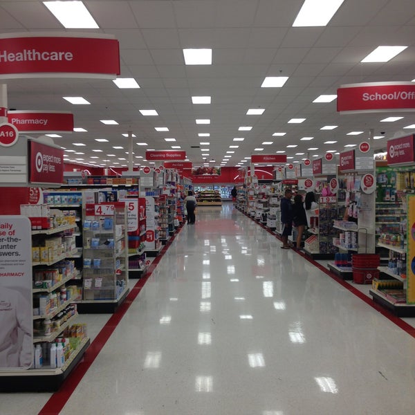 Target Buena Park'da Hipermarket