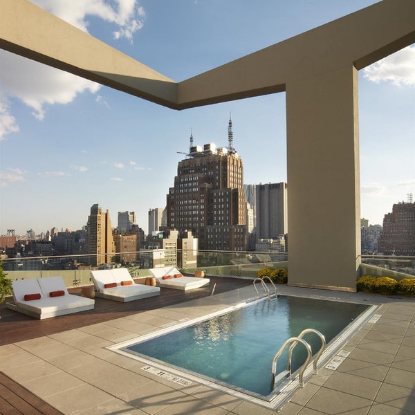 Foto diambil di The James New York - SoHo oleh HotelPORT® pada 7/1/2014