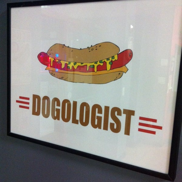 11/22/2013에 Liz L.님이 Greatest American Hot Dogs에서 찍은 사진