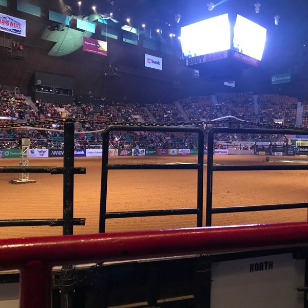 Foto scattata a Denver Coliseum da Aaron A. il 1/7/2018