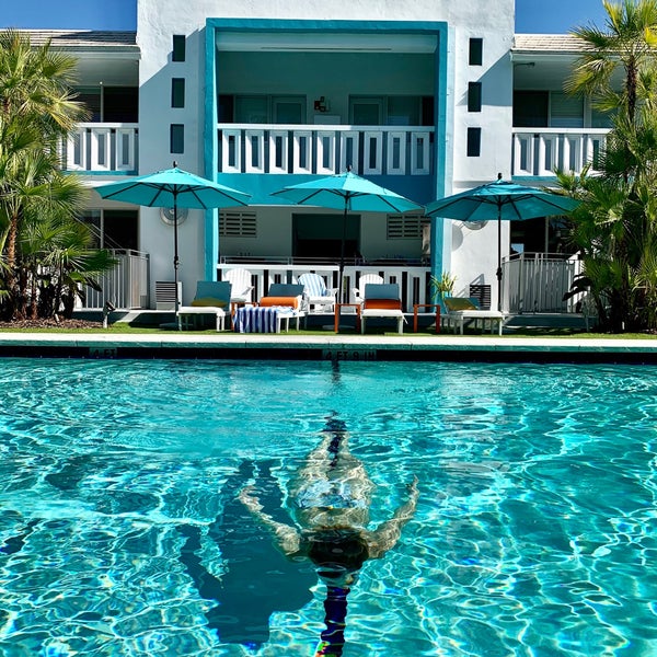 Foto diambil di Vagabond Hotel Miami oleh Mauricio G. pada 1/1/2020