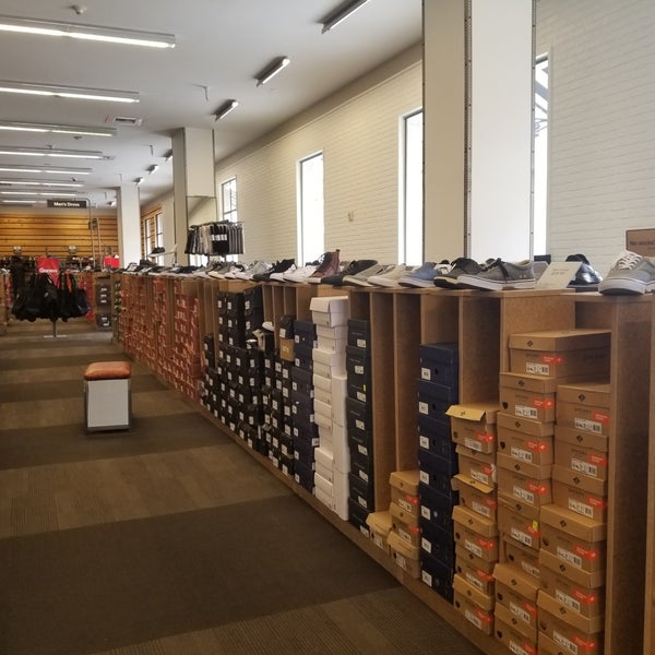 DSW Designer Shoe Warehouse Pasadena Civic Center District 8 tips