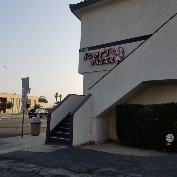 Photo taken at Tony&#39;s Pizza by Chris A. on 8/13/2018
