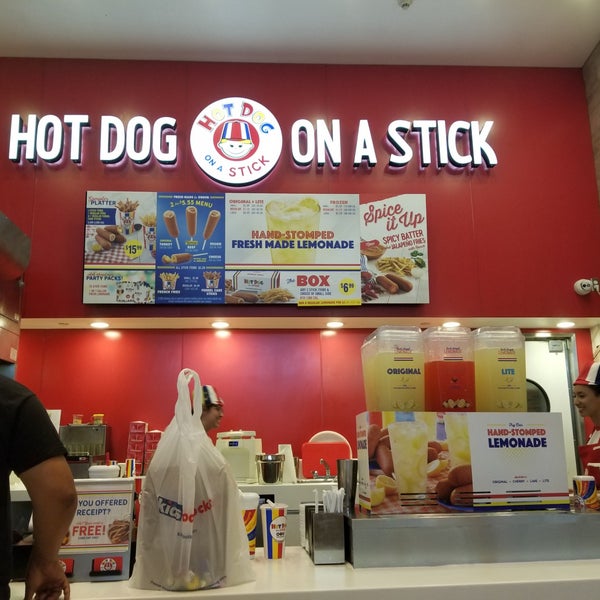 7/11/2018 tarihinde Chris A.ziyaretçi tarafından Hot Dog on a Stick'de çekilen fotoğraf