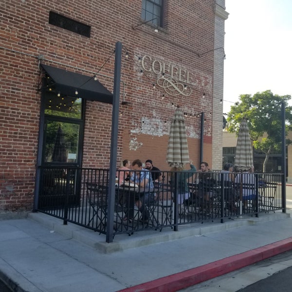 8/22/2018 tarihinde Chris A.ziyaretçi tarafından Lavender &amp; Honey Espresso Bar'de çekilen fotoğraf