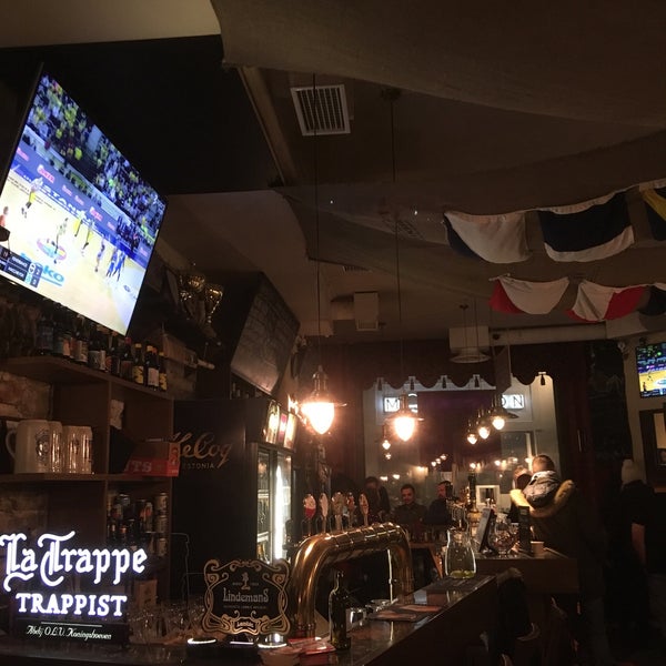 2/7/2020 tarihinde Dima Komchziyaretçi tarafından Drink Bar &amp; Grill'de çekilen fotoğraf
