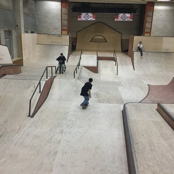 Смена скейт. Смена скейт парк санкт-петербург. Sababa скейт парк. Скейт парк смена. Смена скейт.