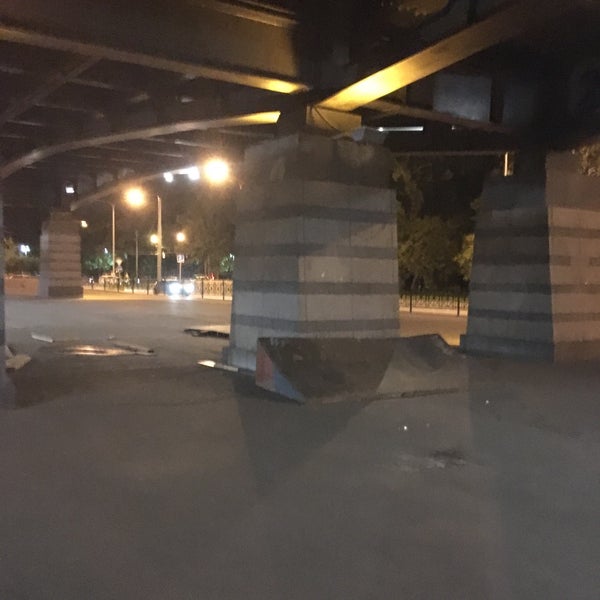 Скейт парк на чёрной речке под мостом