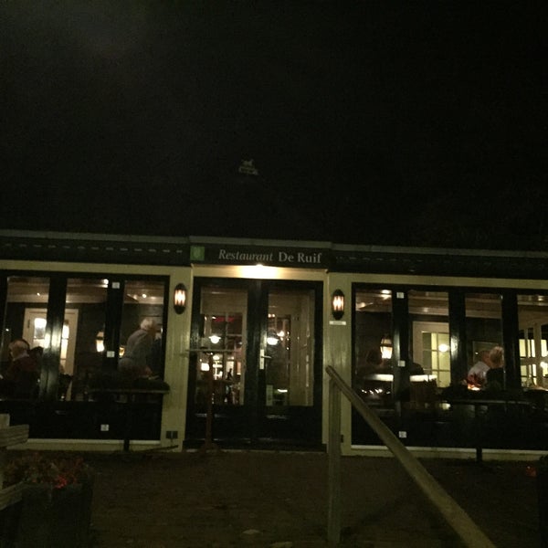 รูปภาพถ่ายที่ Restaurant De Ruif โดย Christian เมื่อ 11/8/2015