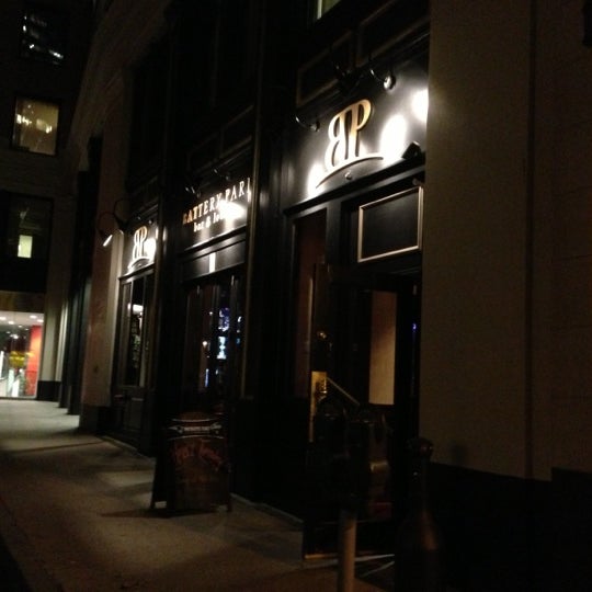 10/9/2012 tarihinde Adrian B.ziyaretçi tarafından Battery Park Bar &amp; Lounge'de çekilen fotoğraf