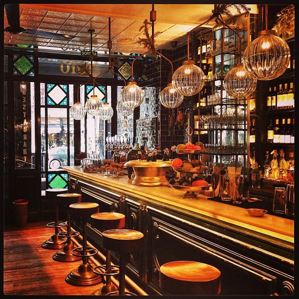 Foto diambil di Toto Restaurante &amp; Wine Bar oleh Emre E. pada 1/6/2013