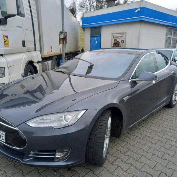 Aral Fuel Station In Frankfurt Am Main aral-fuel-station-in-frankfurt-am-main