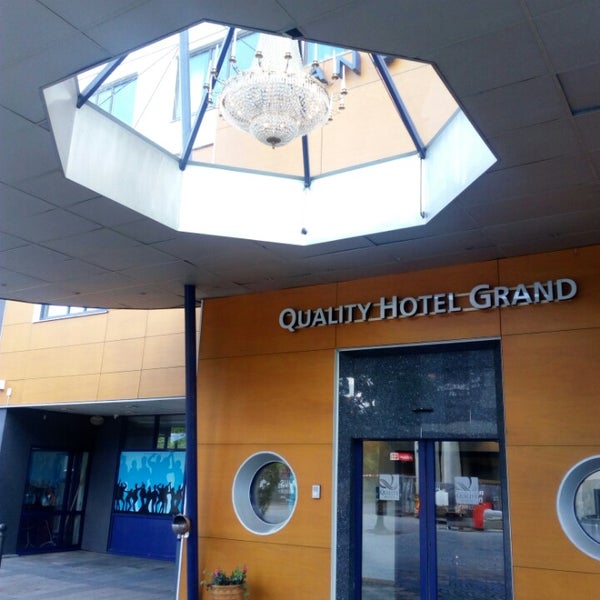 6/25/2017 tarihinde Sergejziyaretçi tarafından Quality Hotel Grand, Borås'de çekilen fotoğraf