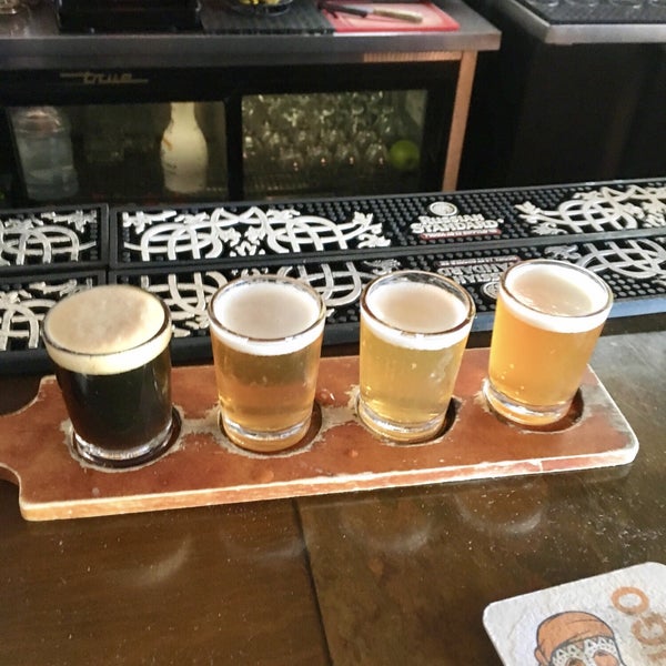 Photo taken at Hollywood Brewing Co. by David R. on 9/4/2019